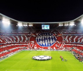 开云平台-赛道传奇，雷诺险胜阿斯顿马丁，汉密尔顿再创历史