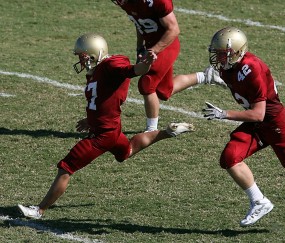 开云体育在线-当公牛红遇上撕裂之城，西亚卡姆在时间裂缝中的独舞