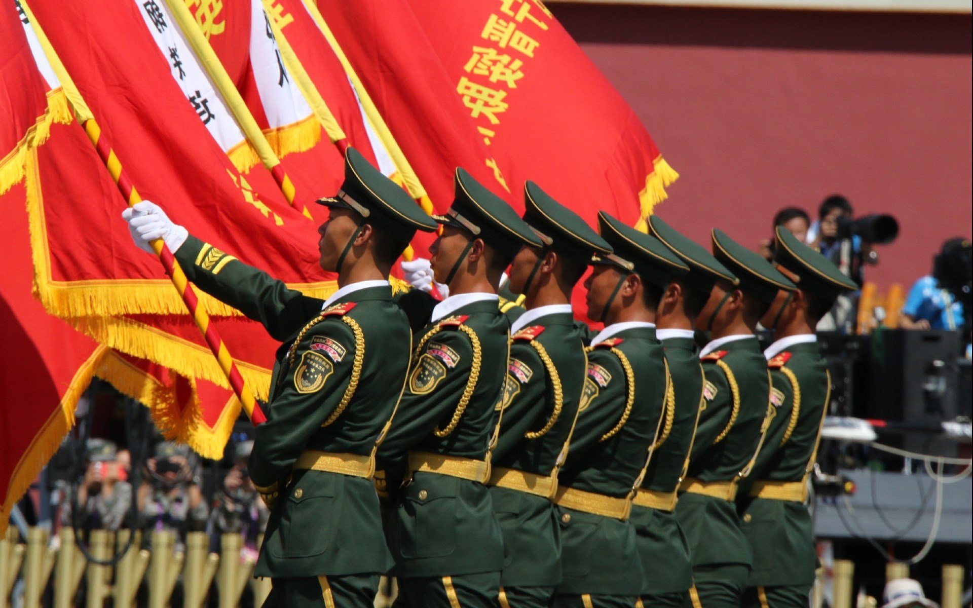 基耶萨一锤定音，尼斯主场制霸拜仁—他用实力撕掉所有质疑标签