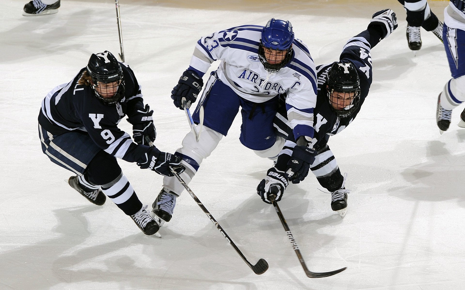 喀麦隆雄狮踏平梦剧场,伊萨克冠军级表现重绘英超格局
