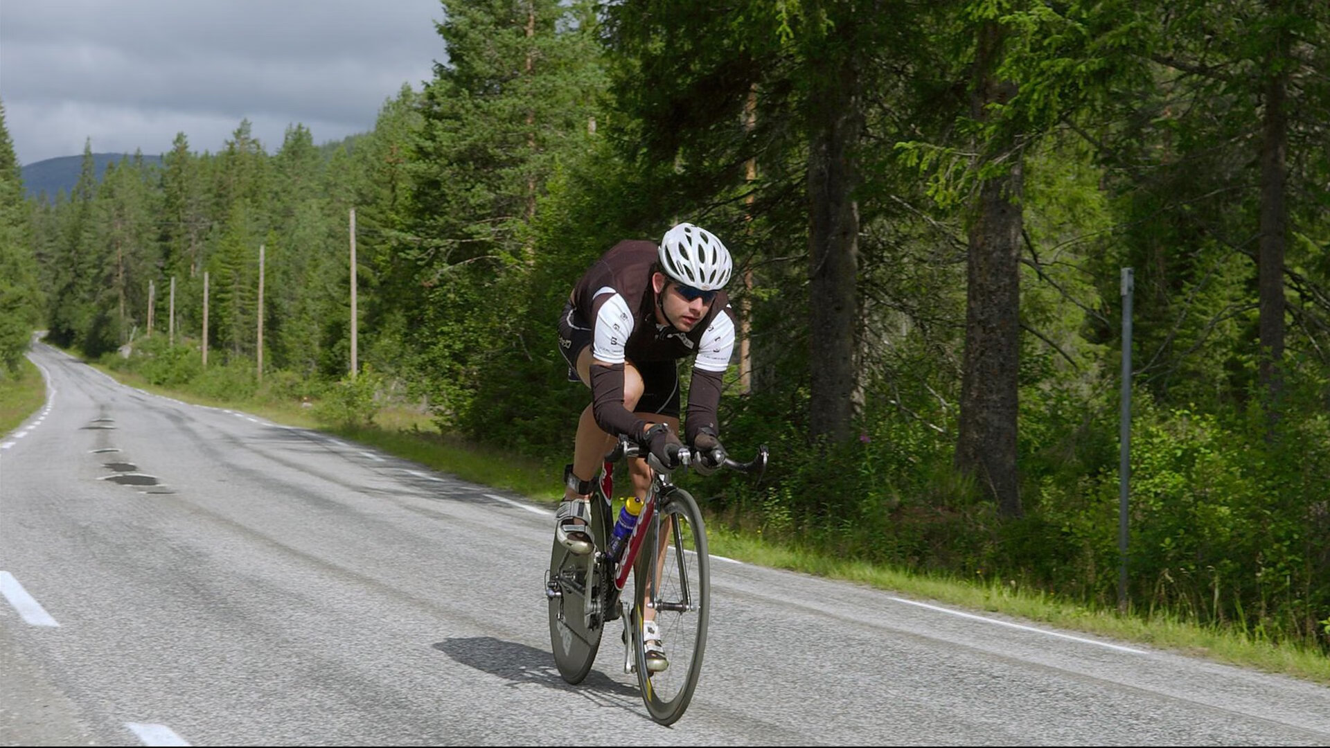 世界排名争夺战焦点战，荷兰力克AC米兰，战术革命与青训体系的胜利
