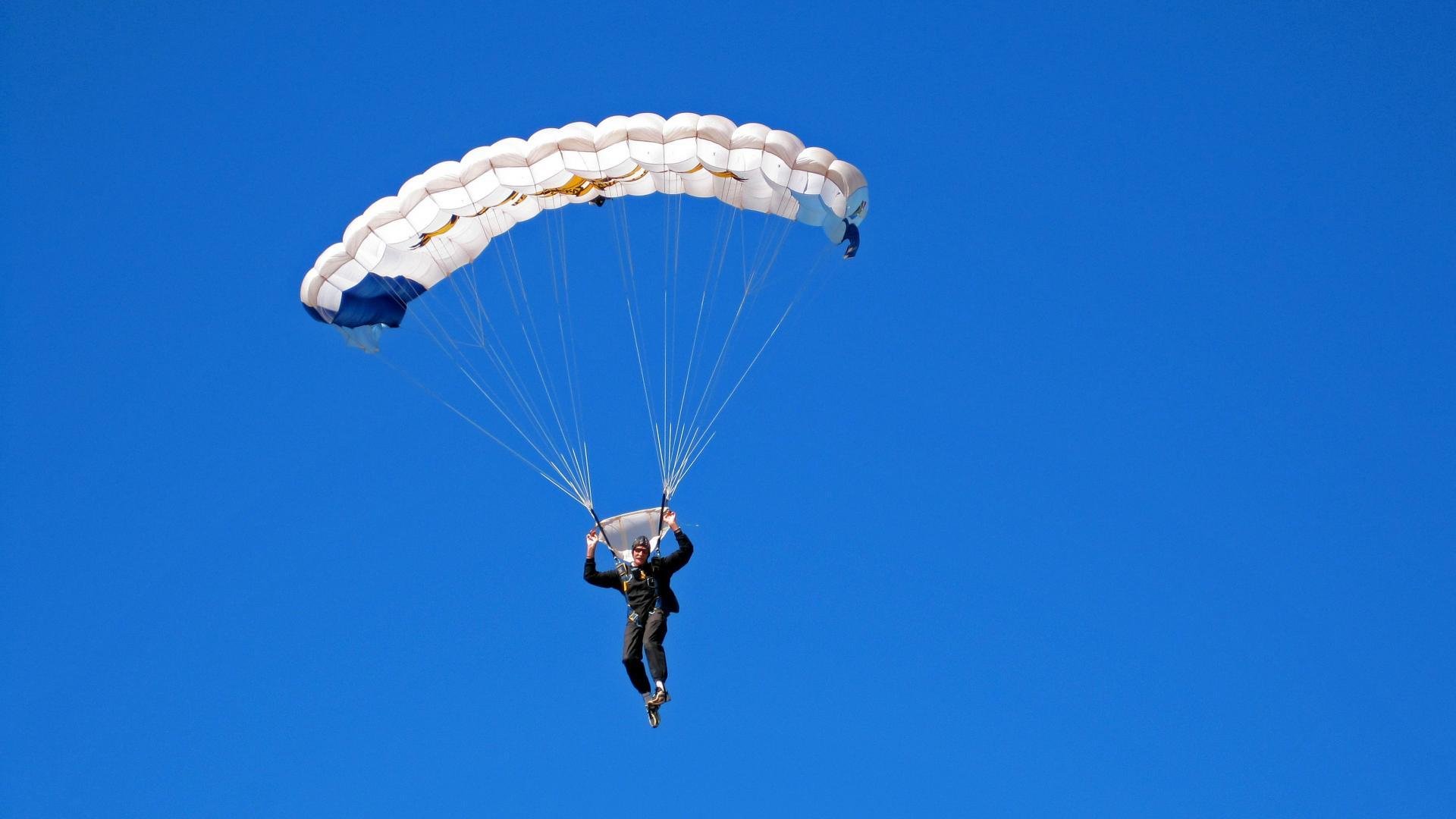 独行侠的孤勇，欧文持续制造杀伤，吉林队掀翻雷霆的奇幻一夜